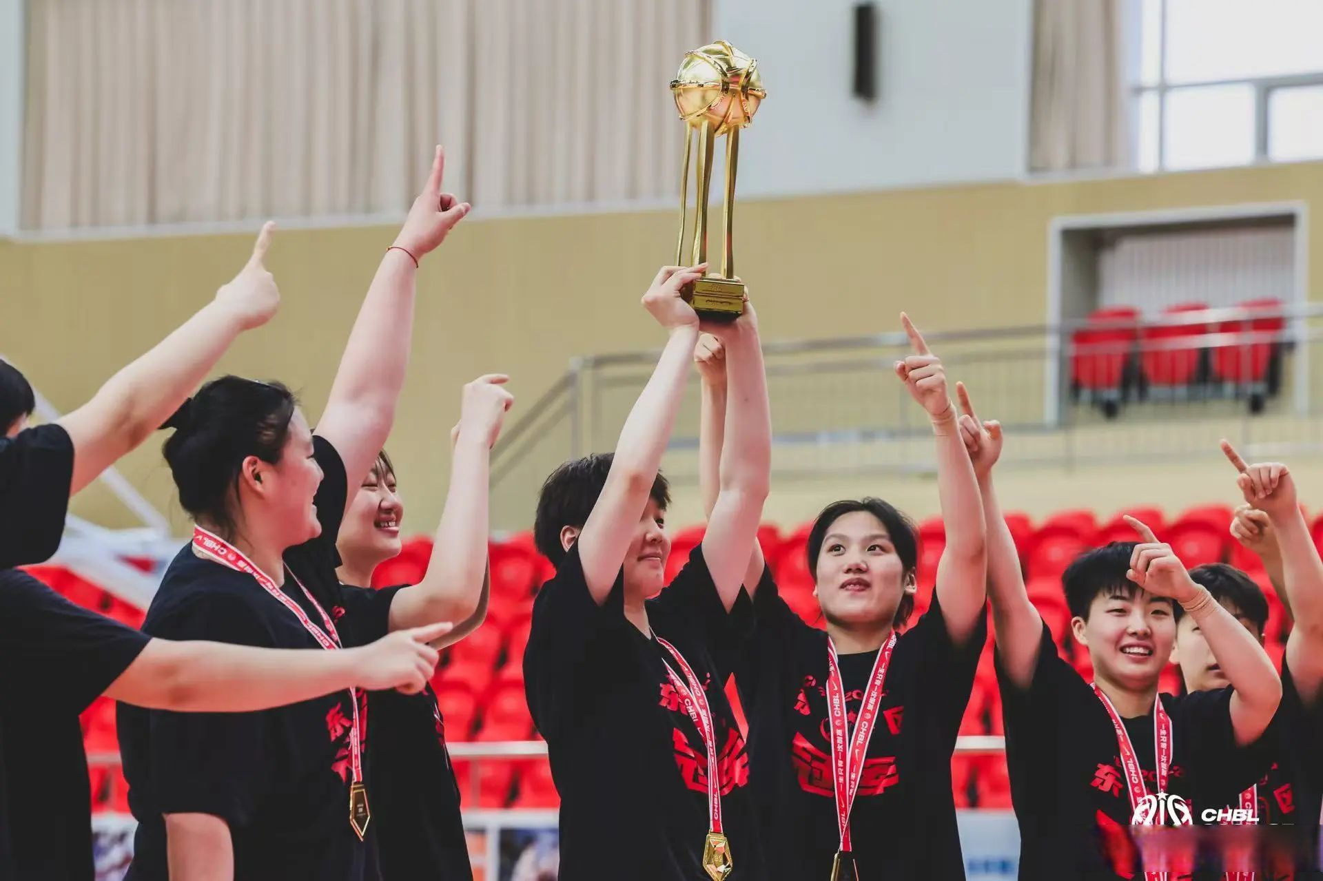 关于河南篮球队在最新比赛中全力以赴,赢得领先优势的信息 关于河南篮球队在最新比赛中全力以赴,赢得领先优势的信息